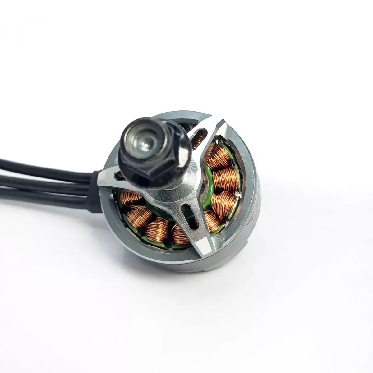 Бесколлекторный мотор YSIDO 2205PRO 2300KV 2-4S CW/CCW для FPV гонок дронов QAV250 X210 Бесколлекторный мотор YSIDO 2205PRO 2300KV 2-4S CW/CCW для FPV гонок дронов QAV250 X210