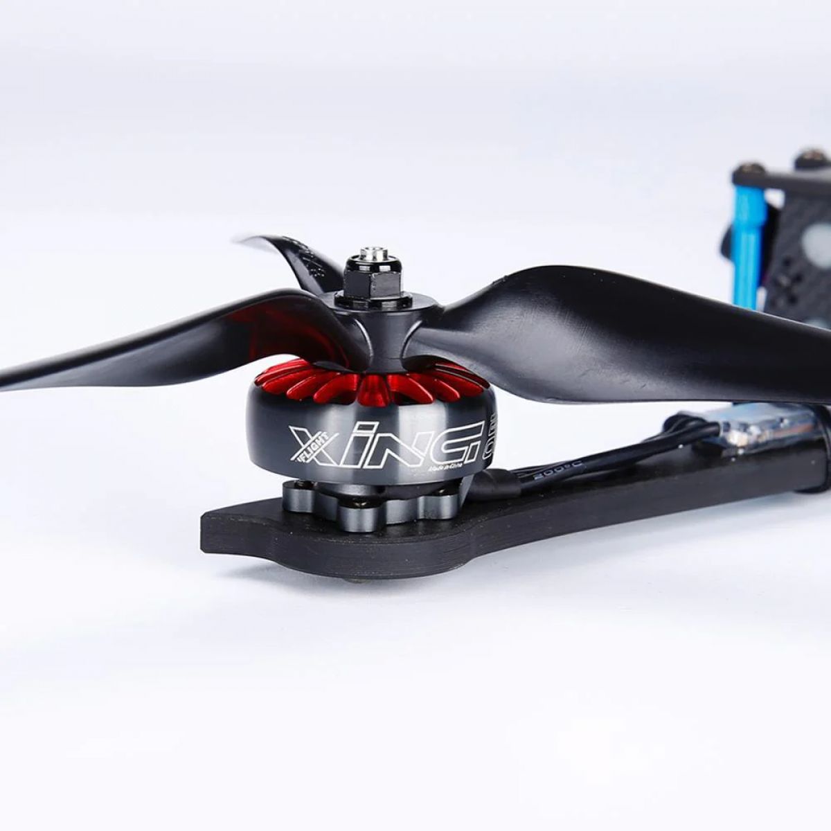 Бесколлекторный мотор iFlight XING X2806.5 1300KV/1800KV 2-6S с валом 4мм для FPV квадрокоптера Бесколлекторный мотор iFlight XING X2806.5 1300KV/1800KV 2-6S с валом 4мм для FPV квадрокоптера